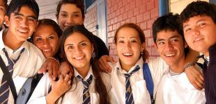 Fotografía de estudiantes sonriendo