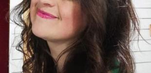 Profesora de educación básica y Educadora de párvulos.