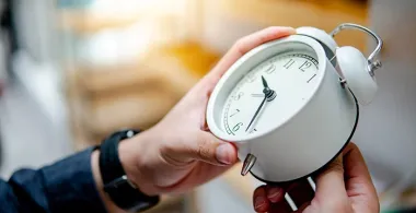 Recomendaciones para enfrentar el cambio de horario y garantizar un descanso óptimo en niños y niñas para enfrentar la rutina escolar